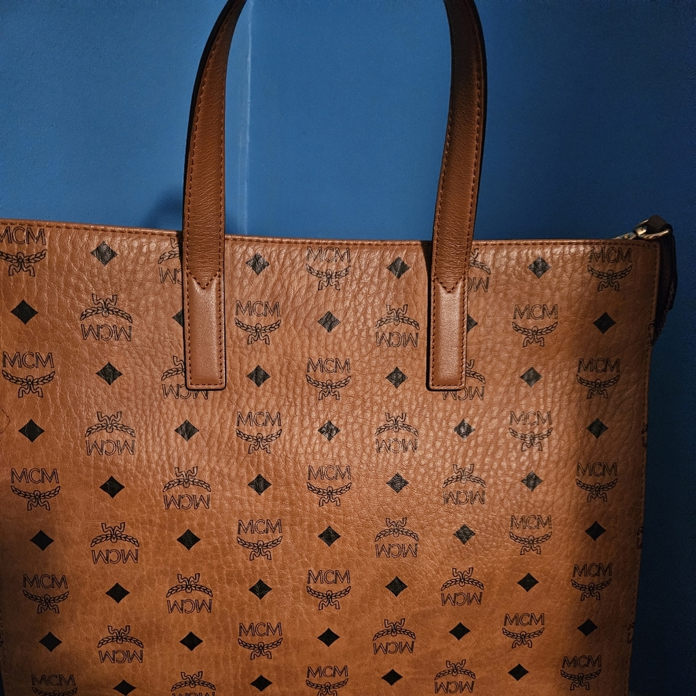 MCM TOTE